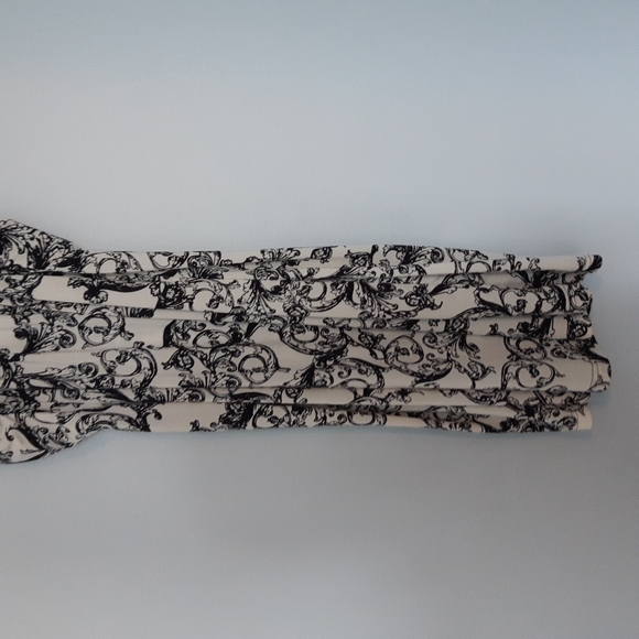 Silky summer dress - Picture 2 of 2